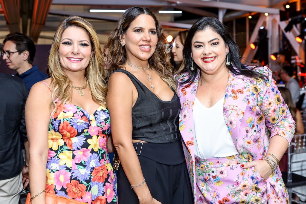 
				Tatiana Luna, Ana Carolina Fontenele E Vivi Almada
				