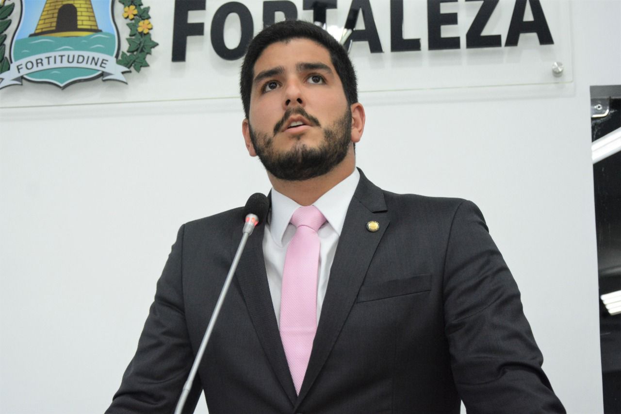 Projeto de Lei do vereador Pedro França garante habitação e circulação de animais domésticos em condomínios