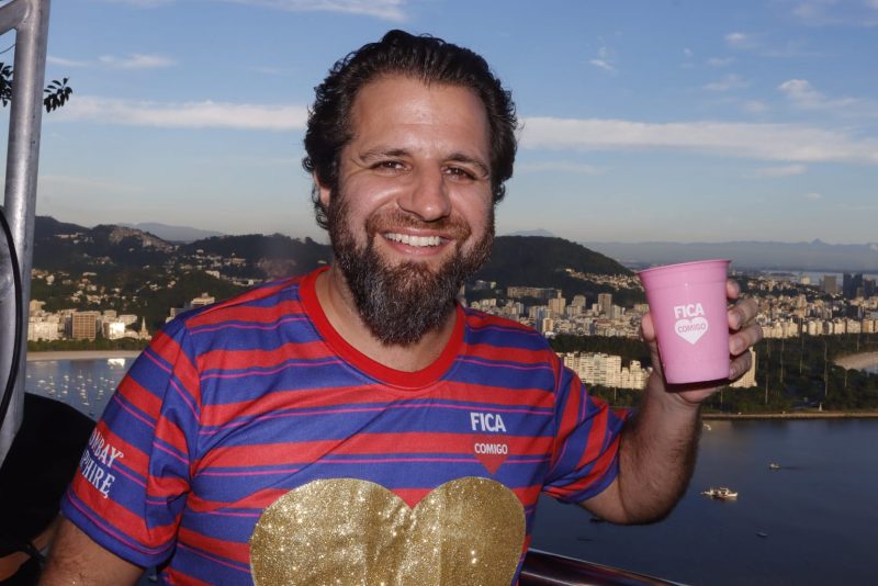 Agito no RJ - “Explode Coração” movimentou o Morro da Urca na véspera do feriado