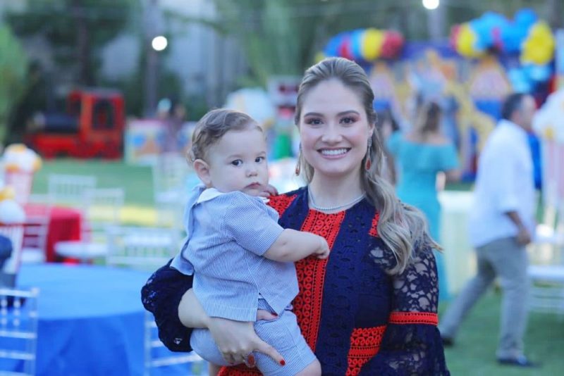 Sessão Parabéns - Letícia Teixeira e Gabriel Dias Branco celebram o primeiro aniversário de Emanuel