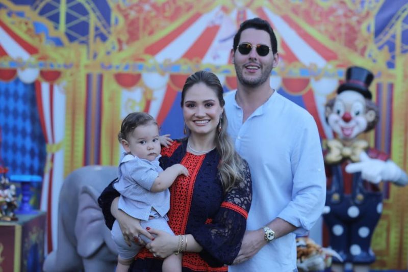 Sessão Parabéns - Letícia Teixeira e Gabriel Dias Branco celebram o primeiro aniversário de Emanuel