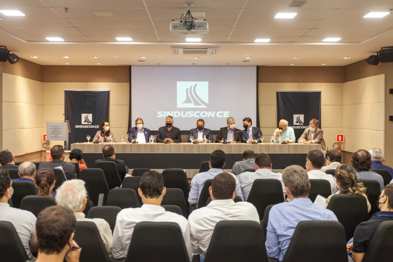 Sinduscon recebe secretário Nacional de Habitação na Casa da Indústria Sinduscon recebe secretário Nacional de Habitação na Casa da Indústria