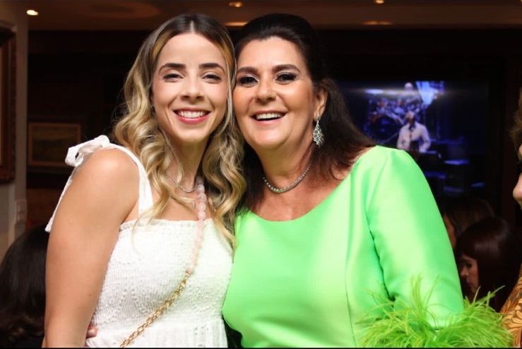 Sessão Parabéns - Marcia Feitosa celebra a chegada da nova idade rodeada das amigas