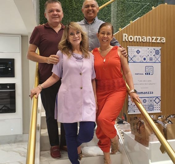 Em clima de Natal - Sofia Linhares movimenta a Romanzza Fortaleza com coquetel de lançamento da Revista Ambientes