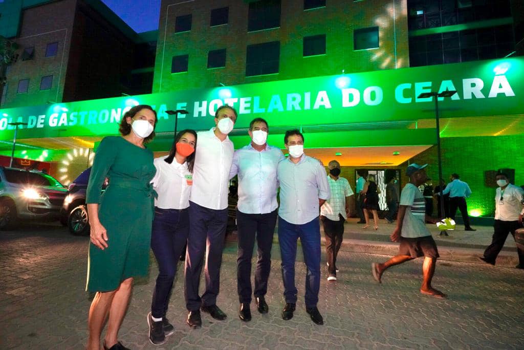 Camilo Santana inaugura a Escola de Gastronomia e Hotelaria do Ceará