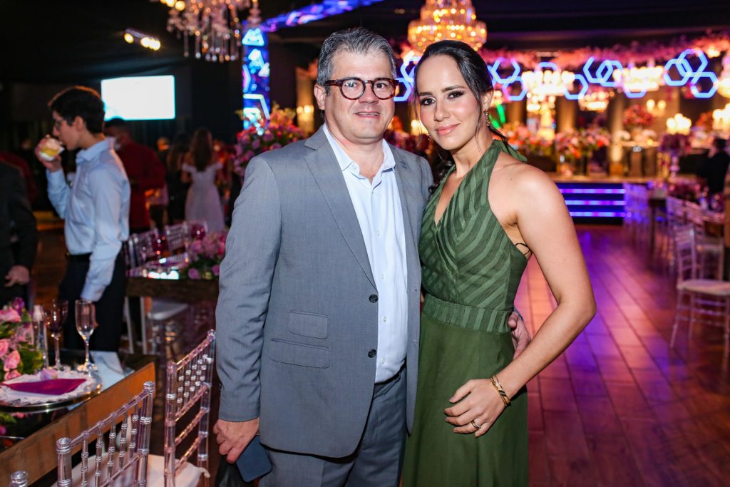 Andre E Cris Almeida