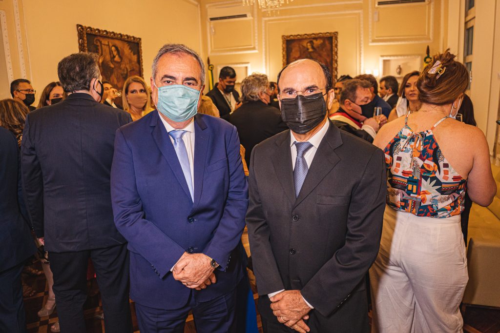 Assi Cavalcante, E Luiss Carlos