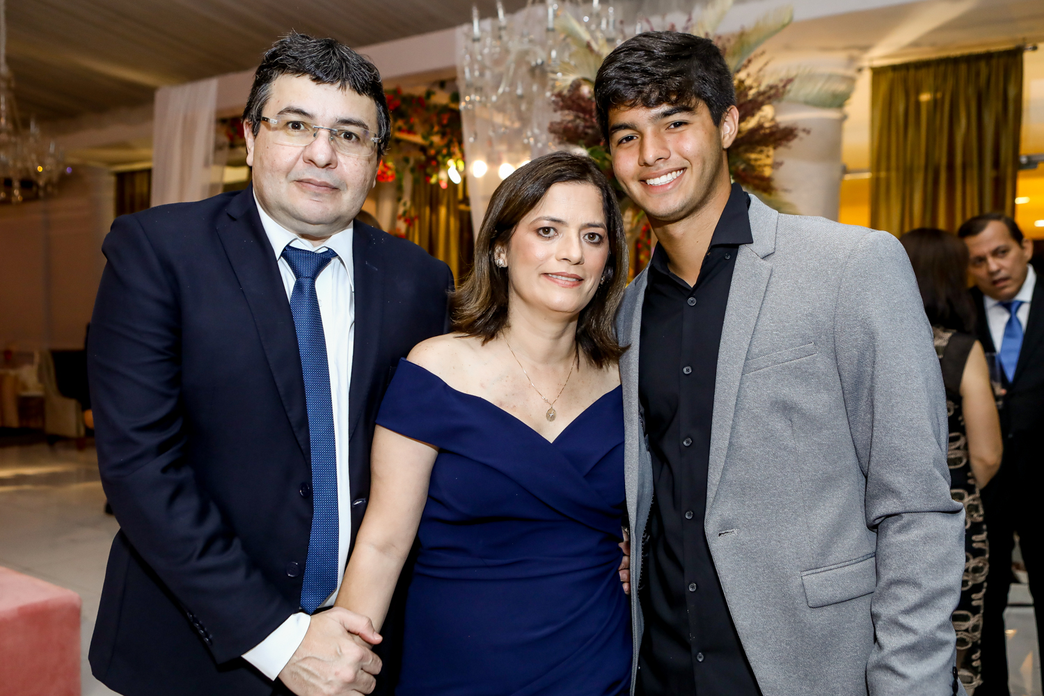 Atualpa, Claudia E Artur Bastos