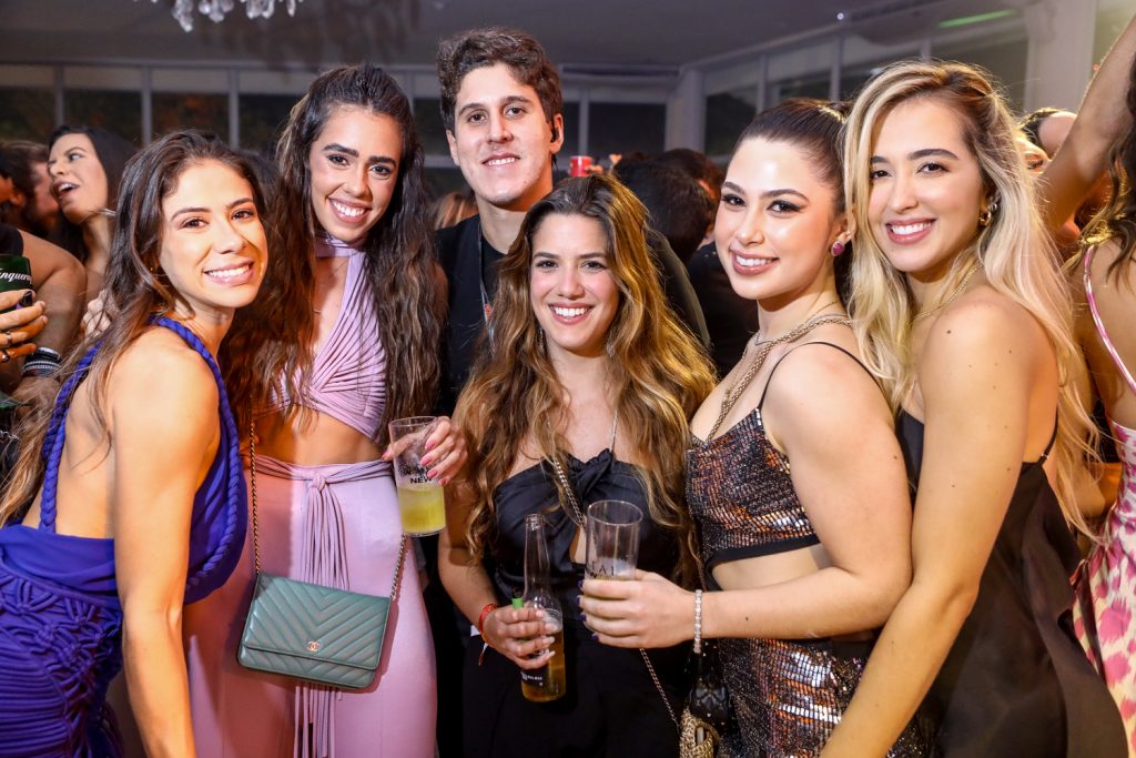 Beatriz Lima, Julia Leal, Marcelo Dias Branco, Larissa Brandao, Marcela Dias Branco E Isadora Leitao