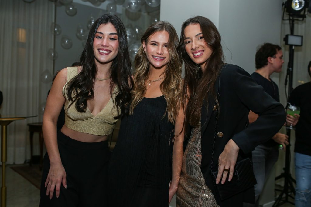 Bianca Cisney, Livia Pouchain E Maria Clara Quindere