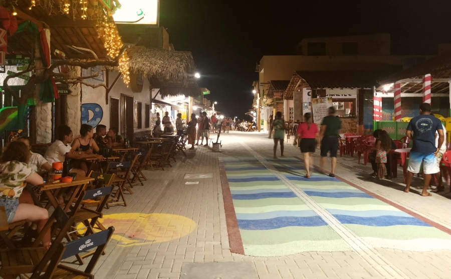 Bismarck Maia inaugura a revitalização da “Broadway”, em Canoa Quebrada