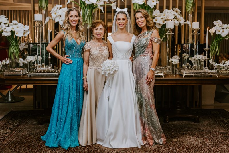 Love is in the air - Elegância e emoção marcam a troca de alianças de Lara Mattos e Caio Freire