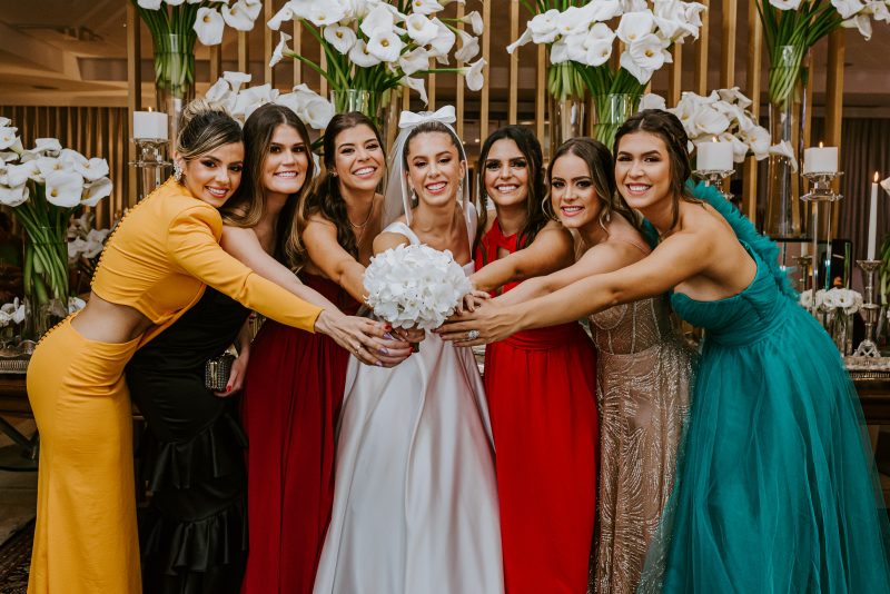 Love is in the air - Elegância e emoção marcam a troca de alianças de Lara Mattos e Caio Freire