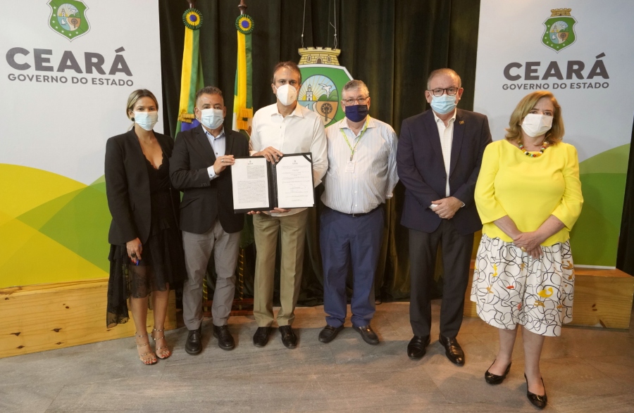 Camilo assina memorando para usina de H2V com investimento de R$ 7,6 bilhões