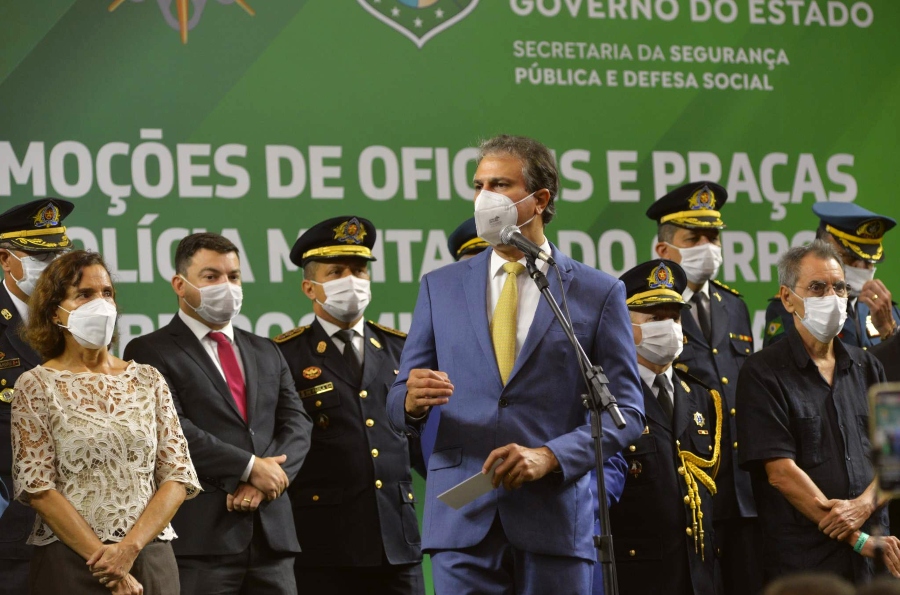 Governo do Ceará efetua promoção de 3.207 policiais e bombeiros militares