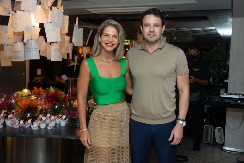 Nüit de Noël - Mariana Dafonte e Felipe Bezerra inauguram apartamento em clima de Jingle Bells