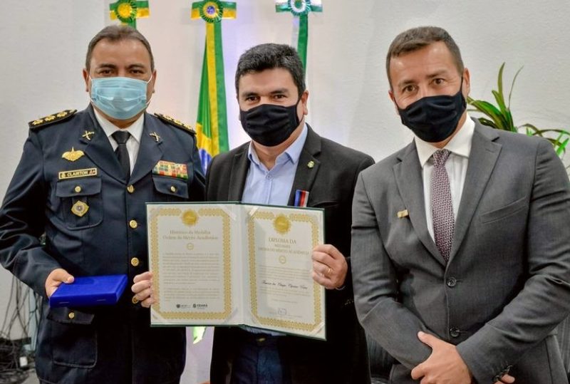 Chagas Vieira agraciado com a “Medalha Ordem do Mérito Acadêmico” da Aesp-CE