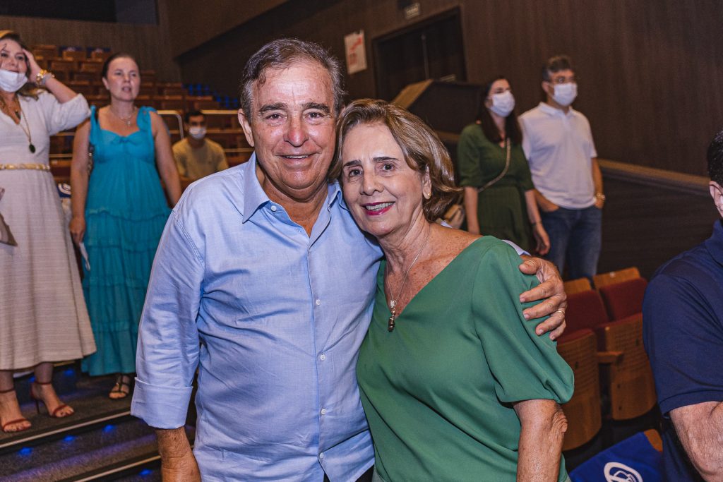 Claudio E Zena Targino