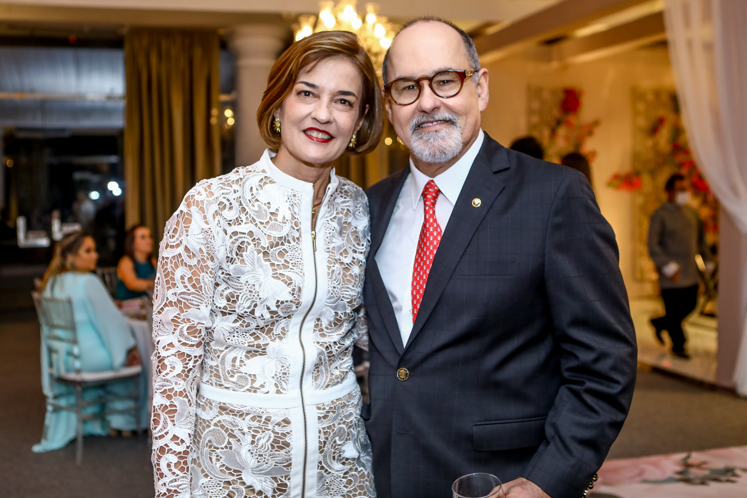Cristiane E Antonio Marques