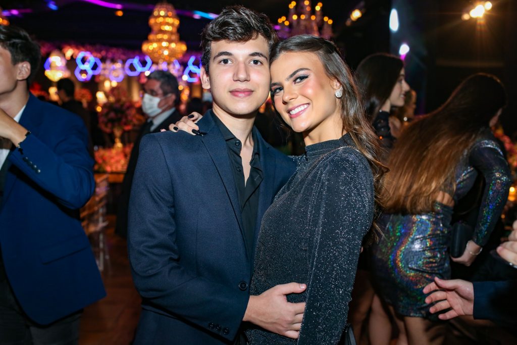 Davi Almeida E Thais Praxedes