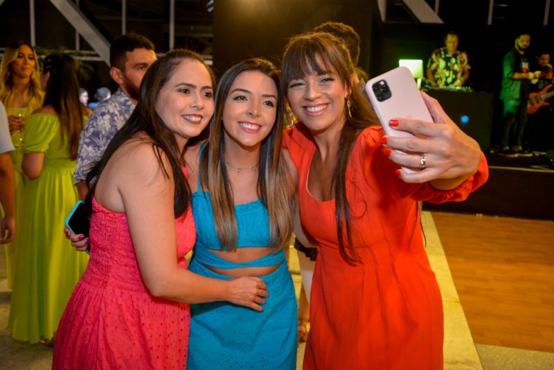 Happening - Cláudio Vale pilota confraternização natalina da CVPAR no BS Design