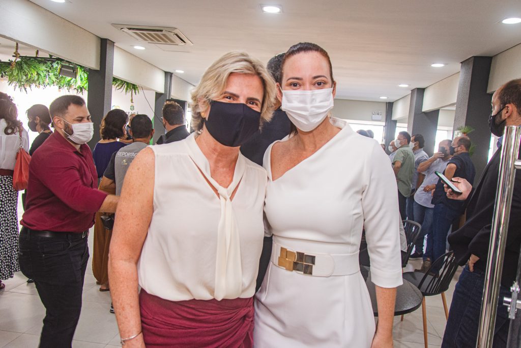 Eliana Bittencourt E Debora Sombra