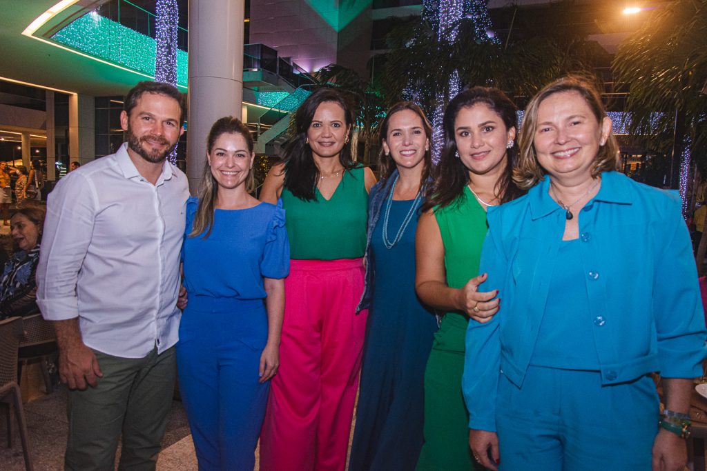 
				Fabio Albuquerque, Raquel Antonini, Karol Pontes, Renata Santos, Raquel Botelho E Renata Paula
				