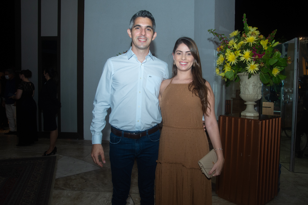 Gabriel Passos E Lais Savattieri
