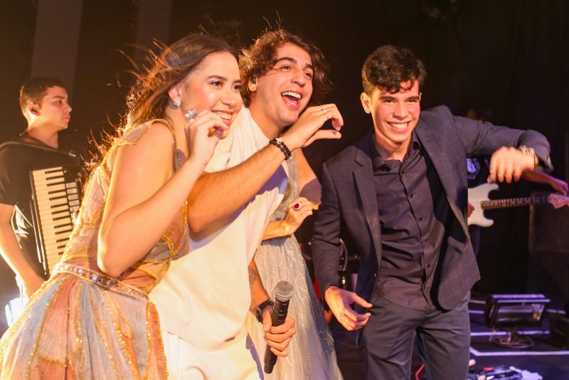 Début - Luxo, requinte e glamour deram o tom da belíssima festa de 15 anos de Giselle Fujita