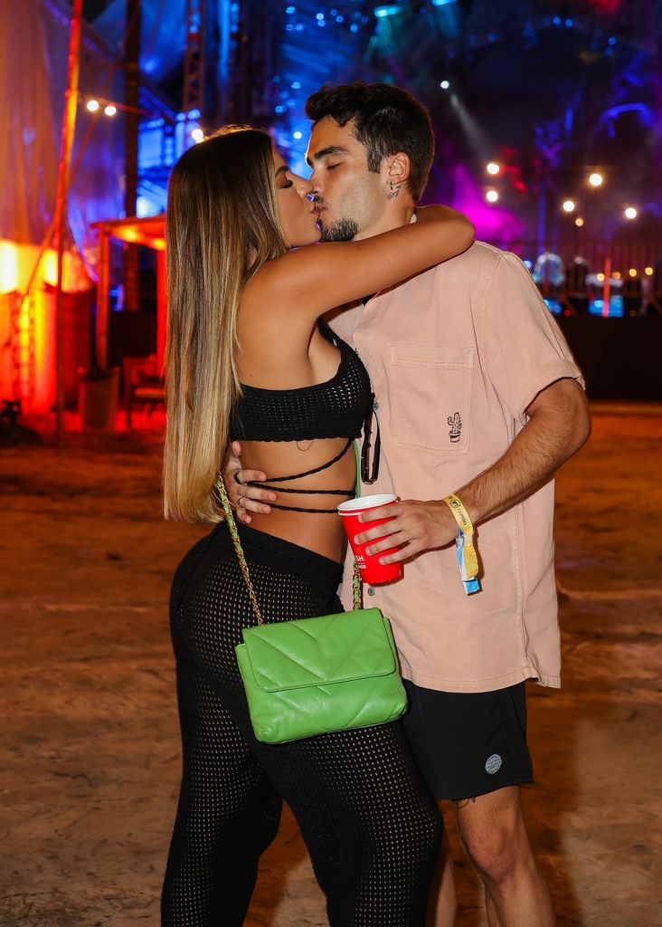 Hariany Com O Namorado José Victor Pires 8551