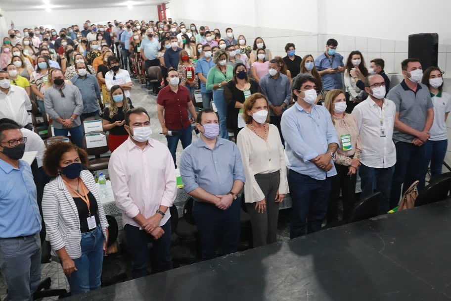 Igor Queiroz Barroso apresenta projeto do Instituto Myra Eliane durante seminário