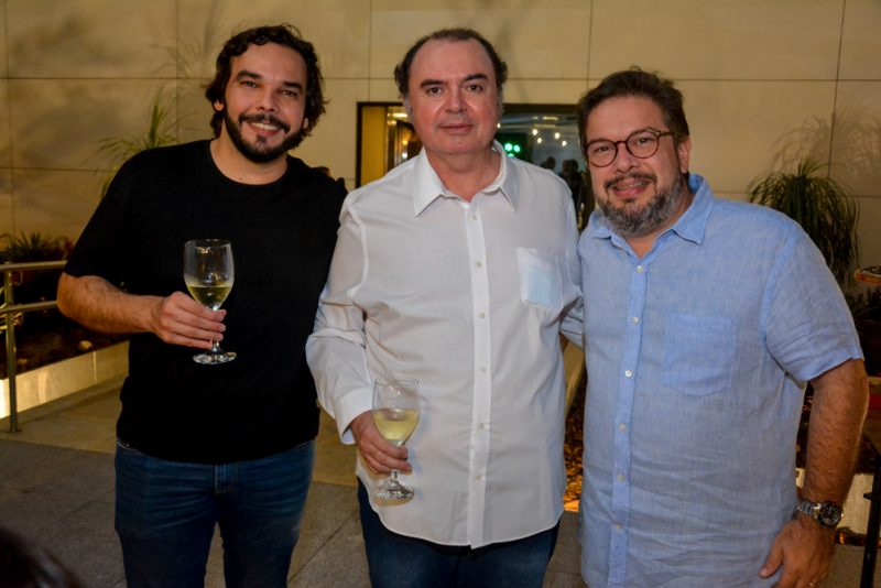 Happening - Cláudio Vale pilota confraternização natalina da CVPAR no BS Design