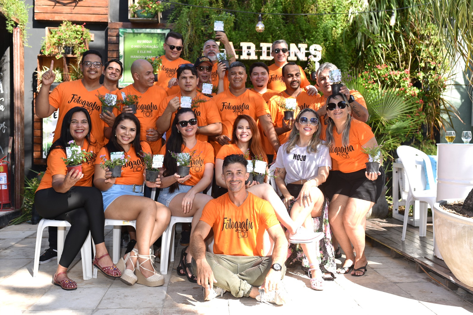 Confraternização dos Fotógrafos Sociais de Fortaleza movimenta o Jardins Lounge Bar