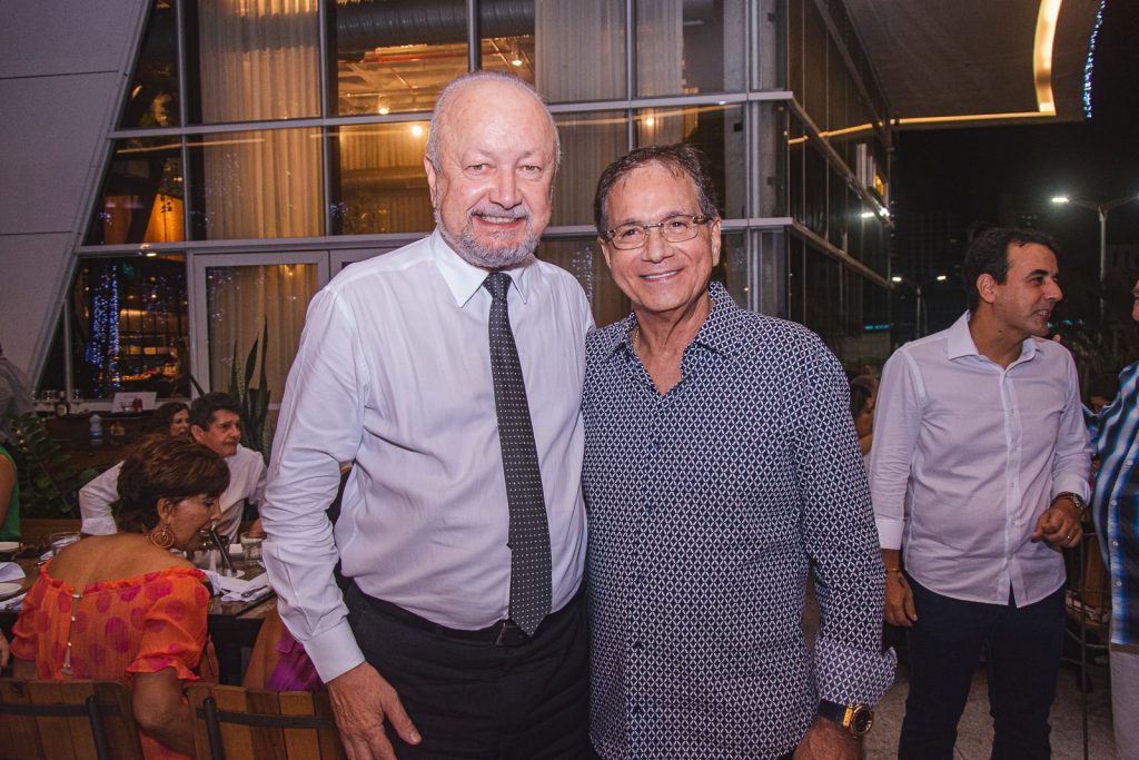 
				Joao Carvalho E Beto Studart
				