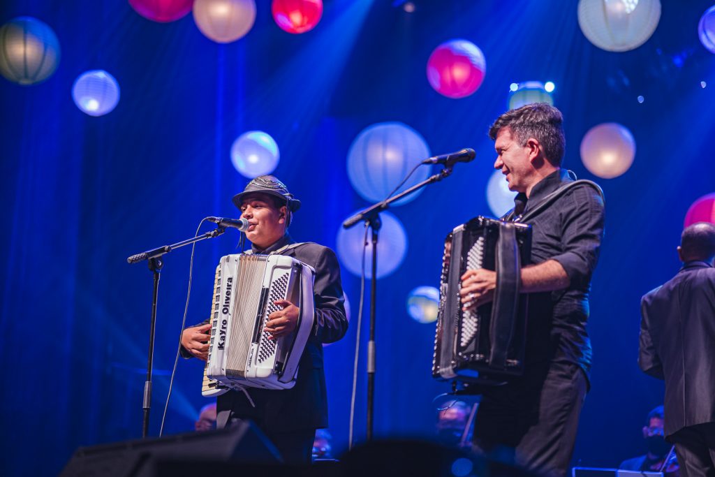 Kayro Oliveira E Waldonys