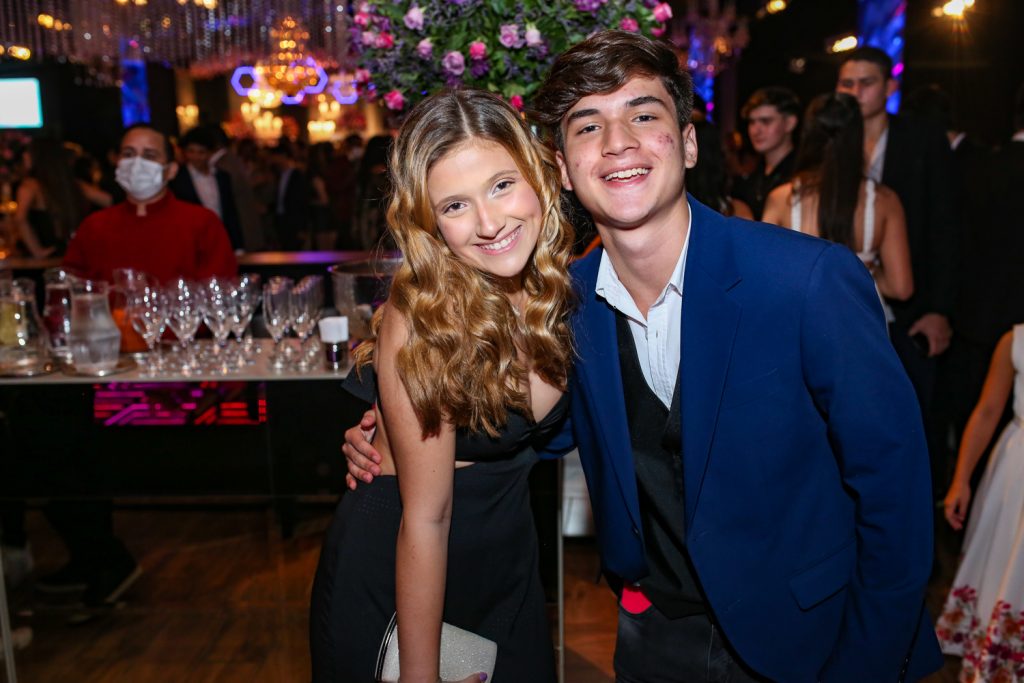 Lara Pontes E Felipe Carvalho