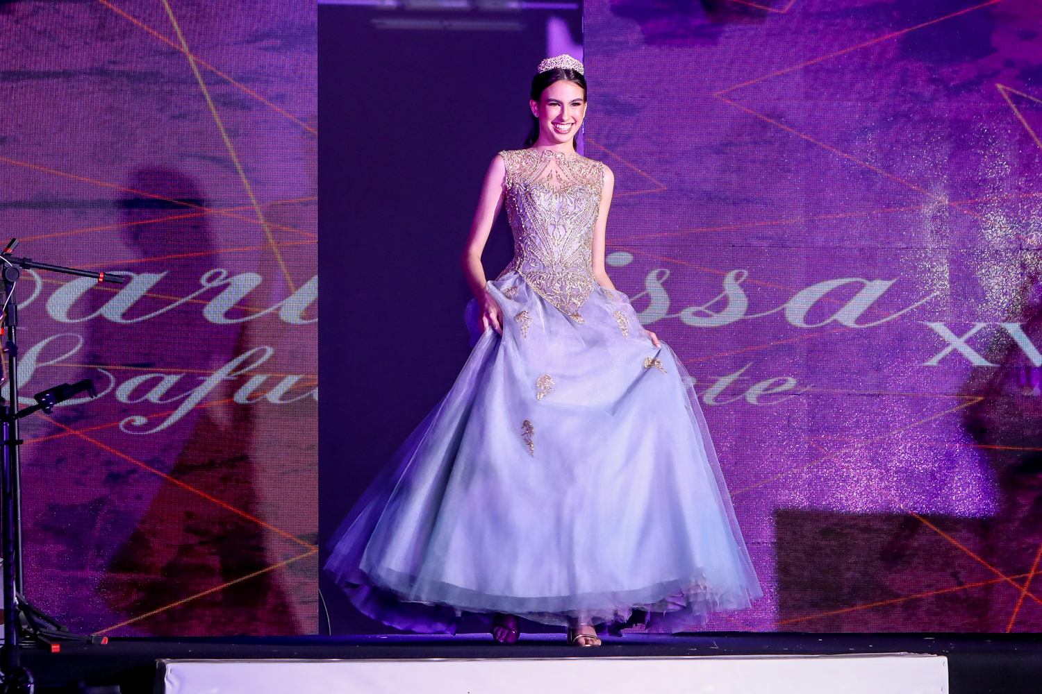 Larissa Lafuente (18)