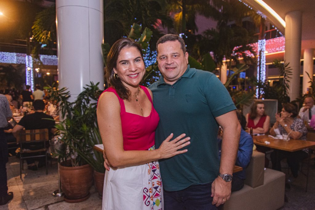 
				Luciana E Augusto Borges
				