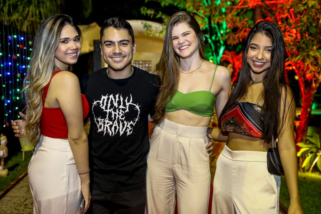 Marcela Cordeiro, Sergio Macedo, Fabiana Nabhan E Cecilia Mecedo
