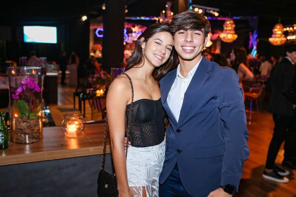 Mariana Barreira E Adrian Ferreira Gomes