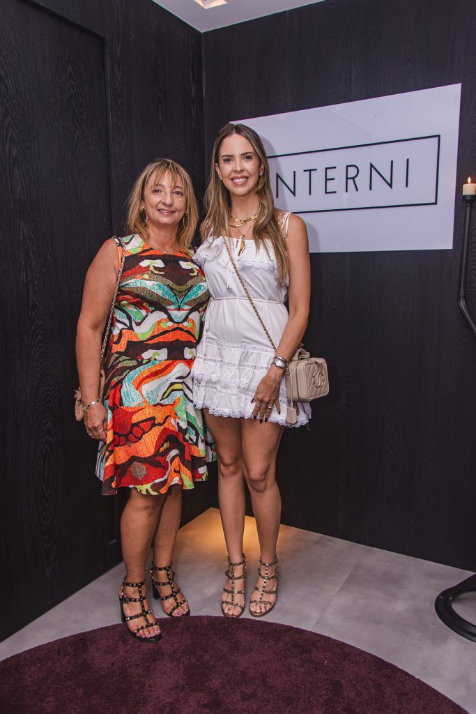 Nara E Yasmim Magalhaes (1)