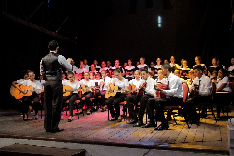 Orquestra FRFagner encerra temporada de concertos natalinos com apresentação online
