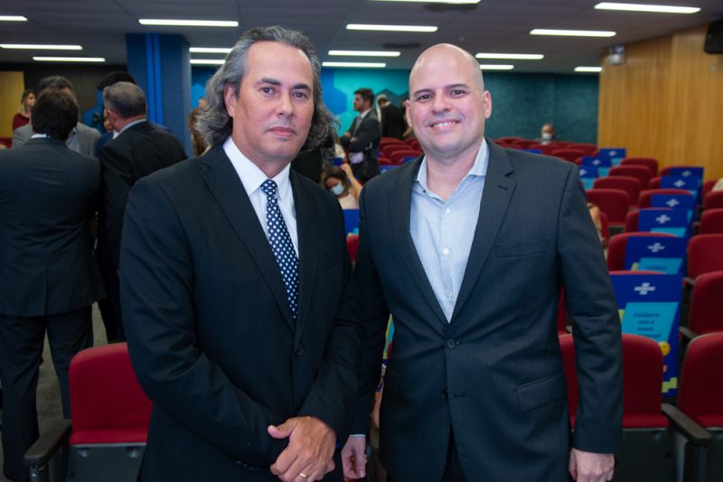 Alta Comenda - Empresário José Ximenes é agraciado com Troféu Carnaúba 2021