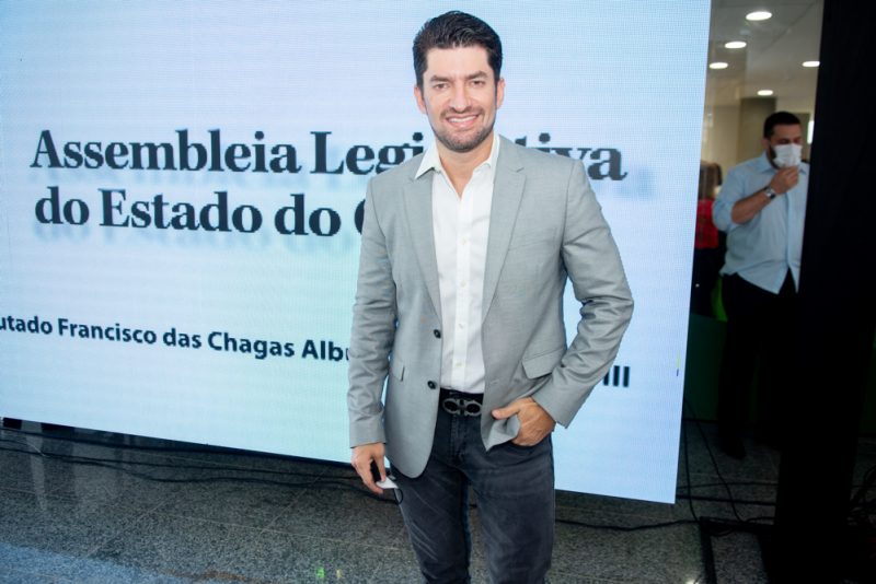 Assembleia Legislativa - Camilo Santana marca presença na inauguração do edifício Deputado Francisco das Chagas Albuquerque