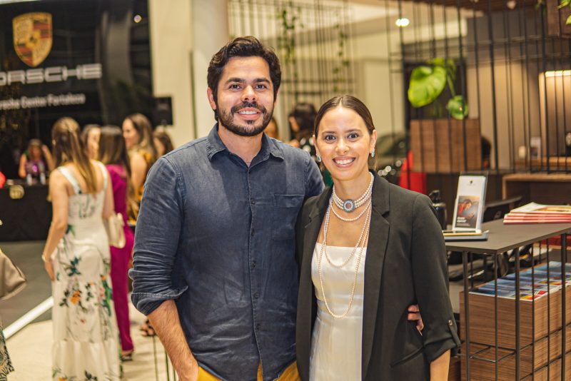 Joias e carrões - Glamour e muito brilho dão a tônica do desfile da Diamond Design na Porsche Center Fortaleza