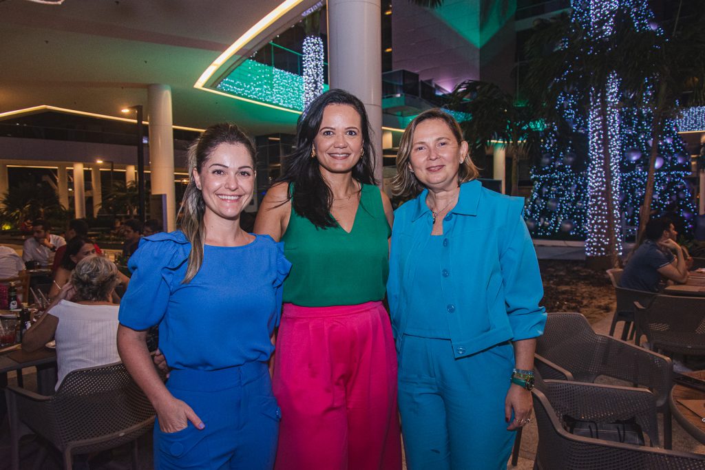 
				Raquel Antonini, Karol Pontes E Renata Paula
				