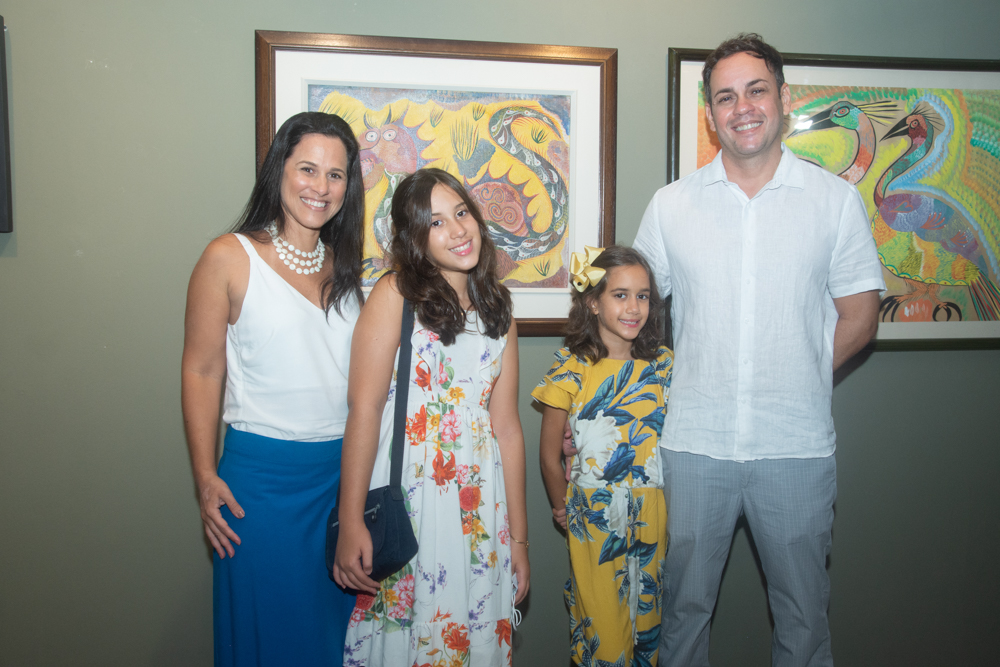 Raquel De Castro, Clara, Júlia E Fabrizio Gomes