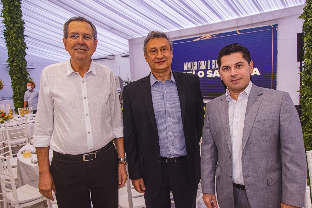 
				Ricardo Parente, Marcelo Botelho E Pompeu Vasconcelos
				