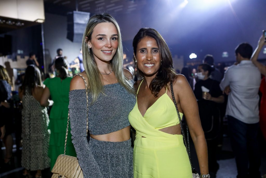 Tassia Ferreira E Cristine Perez