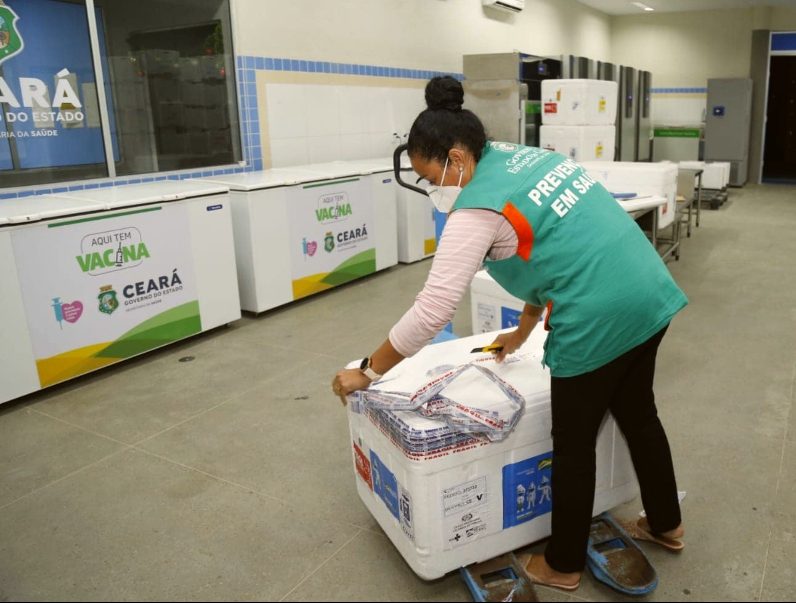 Governo do Ceará e CIB decidem reduzir intervalo para aplicar dose de reforço